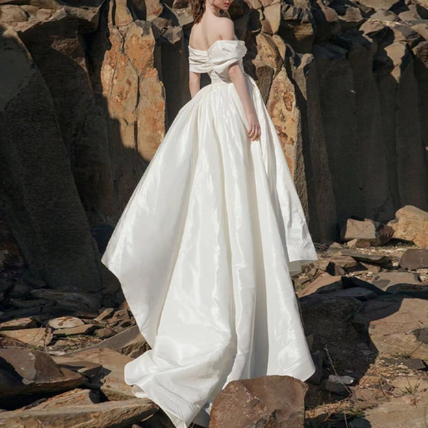 One-shoulder high-length long tail wedding dress