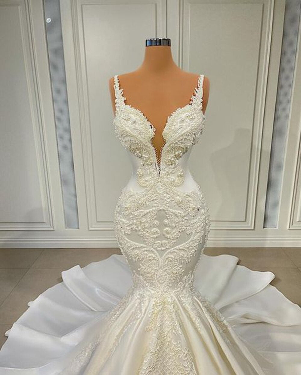 V-neck Sleeveless Pearls Lace Women White Bridal Wedding Gowns ...