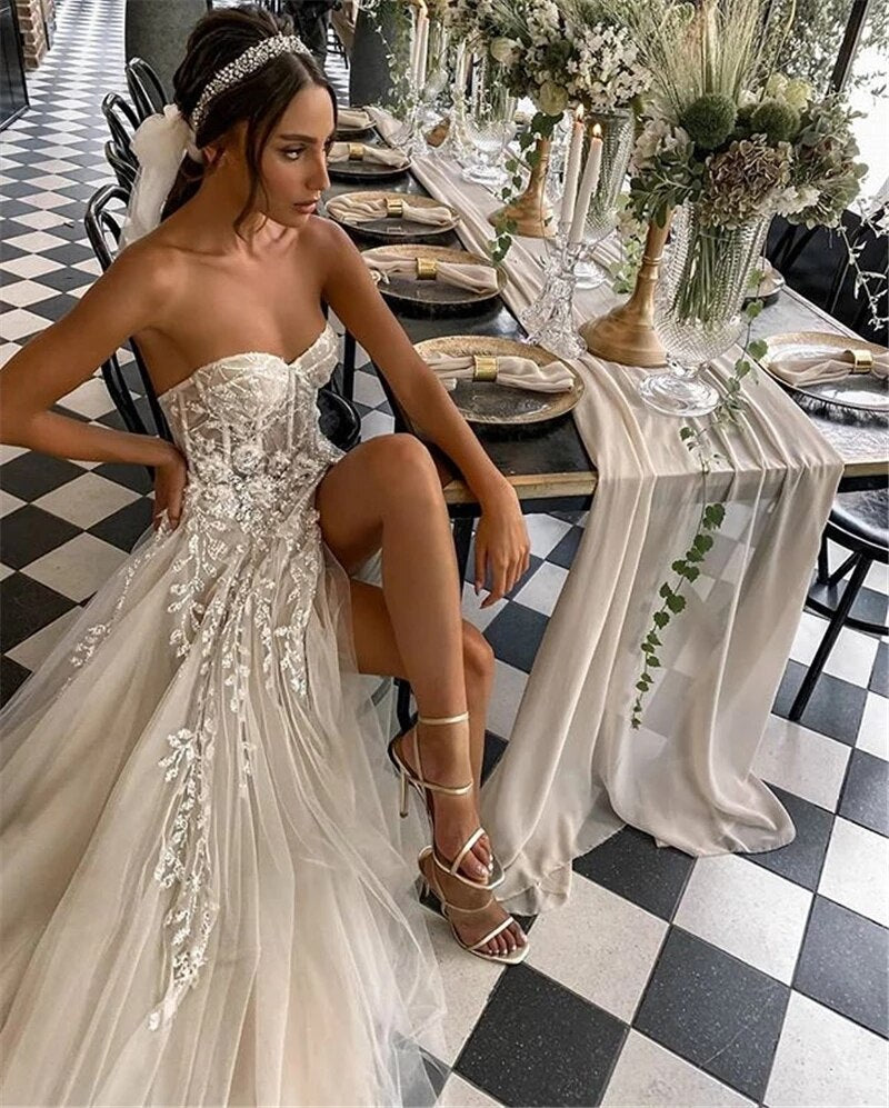 Gy Mermaid Strapless Boho Fish Bridal Gowns Open Back Princess Party Gowns Lace Wedding Dresses With Puffy Tulle Skirt - LiveTrendsX