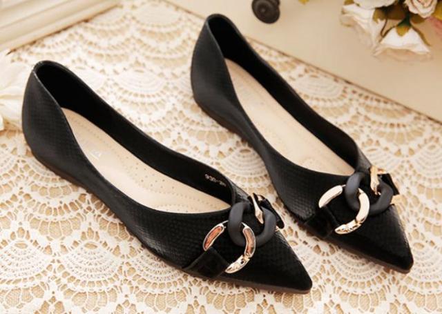 flat bottom pointed end Women's shoes